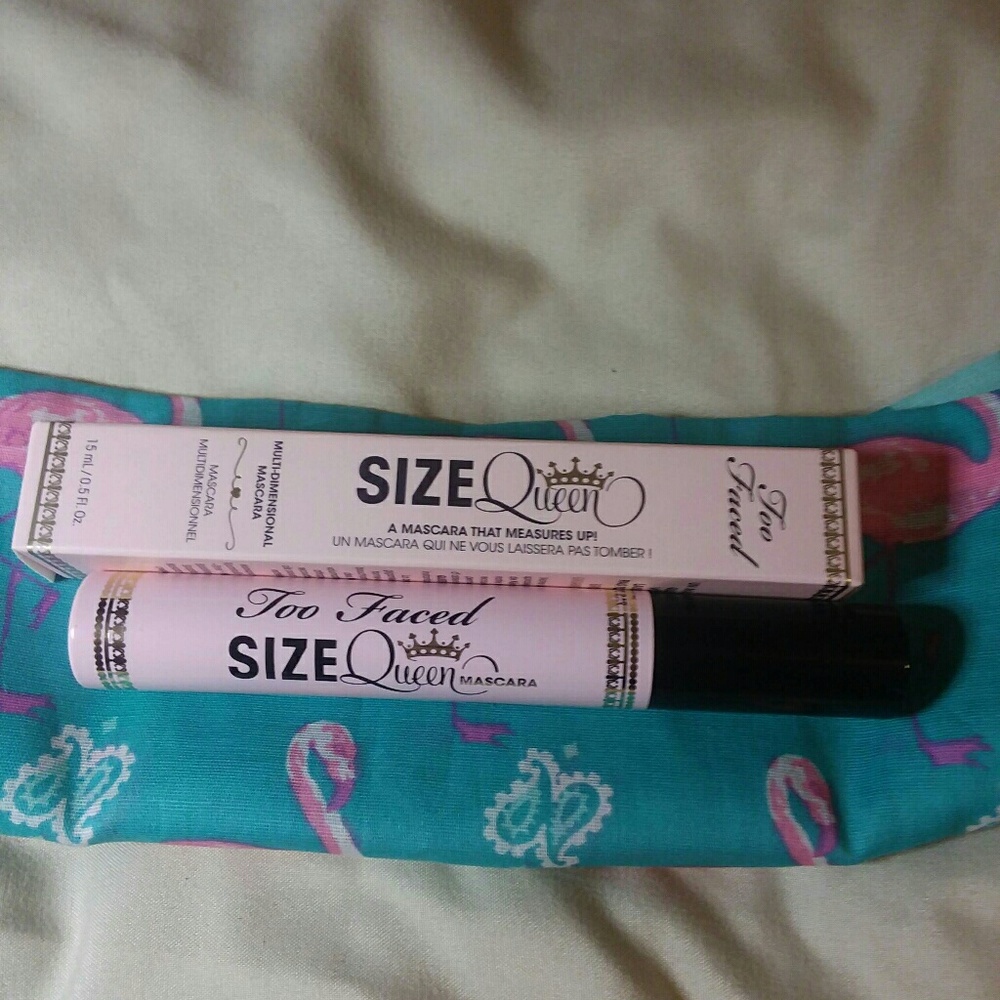 Too Faced Size Queen Mascara